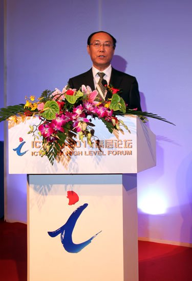 中國電信(微博)集團(tuán)公司副總工程師 靳東濱